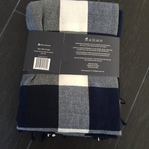 Plush Ultra Soft Fringe Scarf Plaid Navy / White - Picture 4 of 6